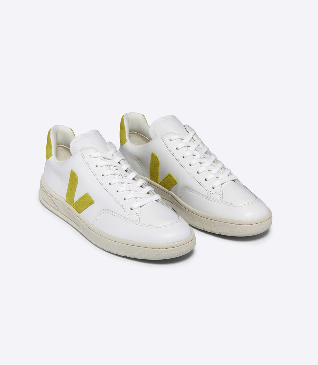 Veja V12 Leather White Liquor