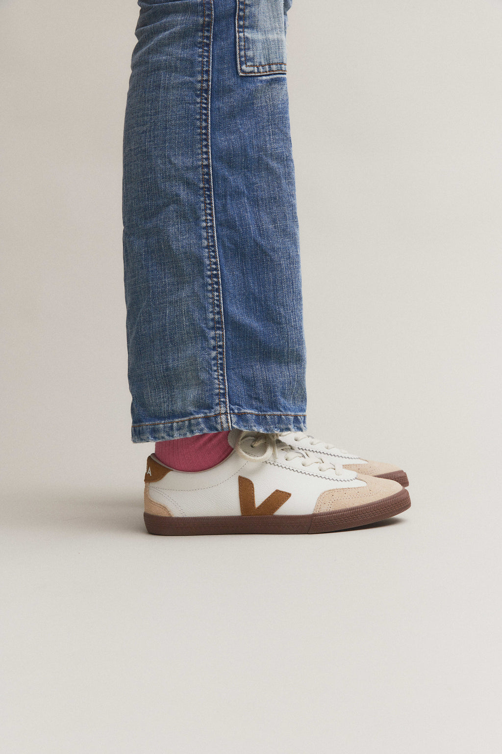 Veja Volley O.T. Leather